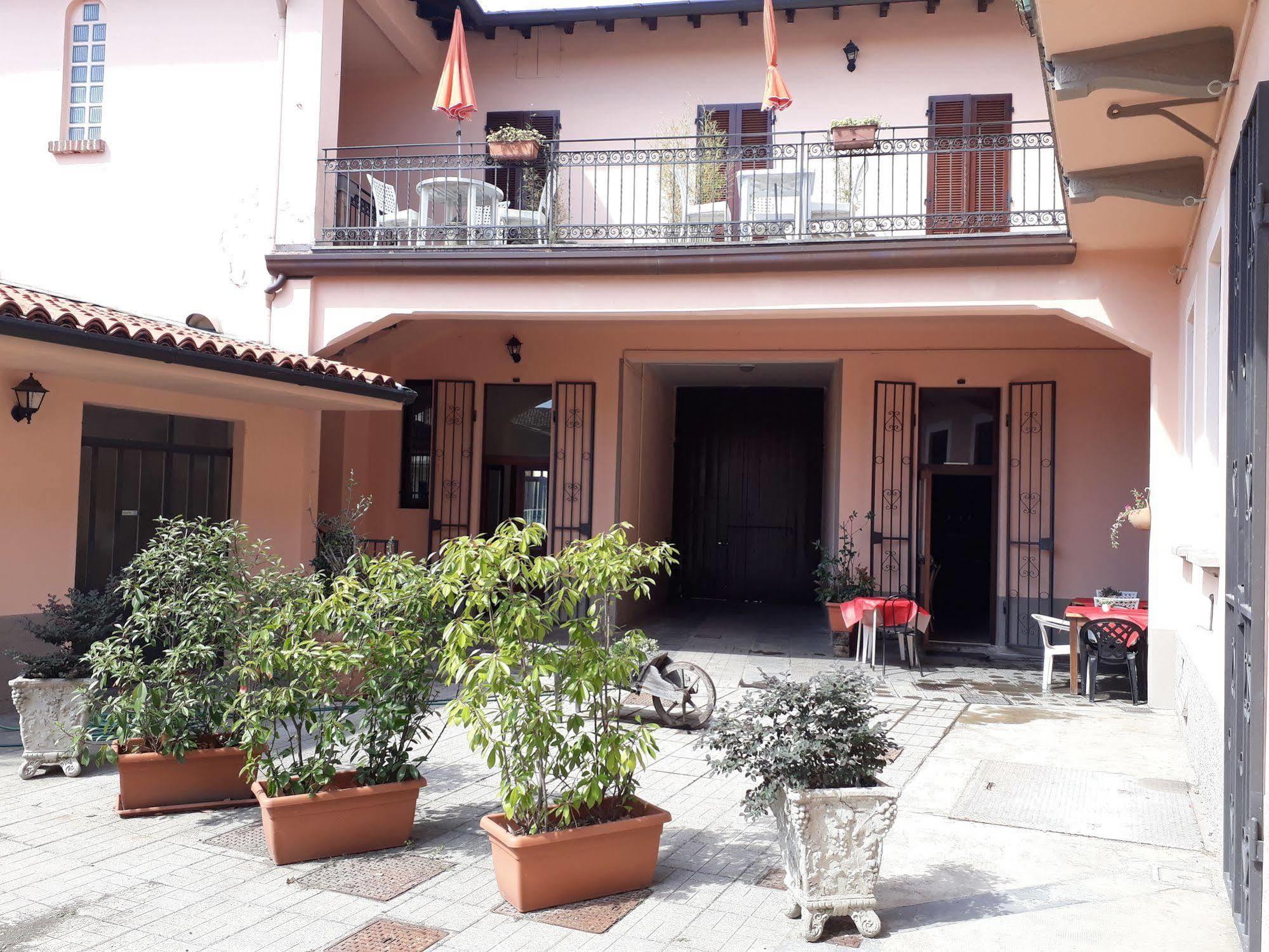 La Corte Del Poeta Otel Buscate Dış mekan fotoğraf